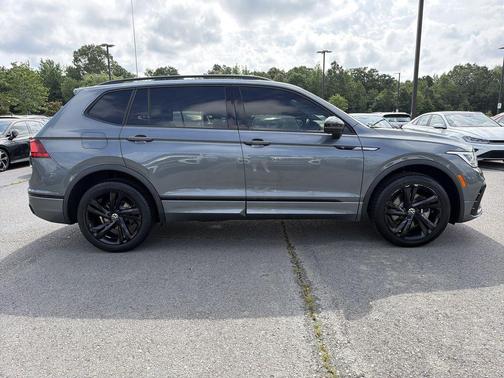Platinum Gray Metallic 2023 Volkswagen Tiguan 2.0T SE R-Line Black