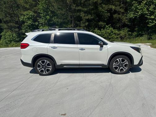 Crystal White Pearl 2023 Subaru Ascent Touring 7-Passenger
