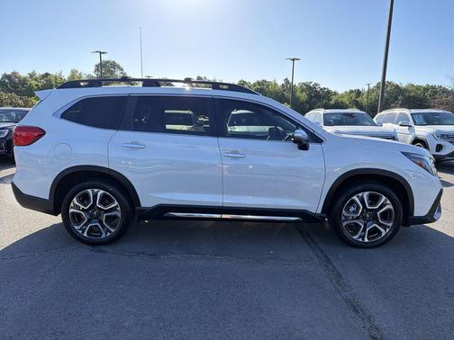 Crystal White Pearl 2023 Subaru Ascent Touring 7-Passenger