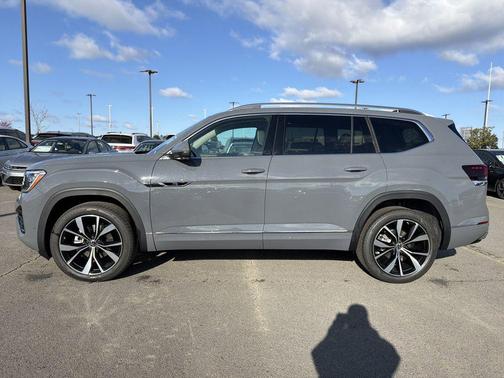 2026 Volkswagen Atlas 2.0T SEL Premium R-Line 4MOTION