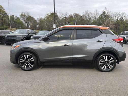 Gun Metallic/Monarch Orange 2020 Nissan Kicks SV