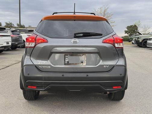 Gun Metallic/Monarch Orange 2020 Nissan Kicks SV