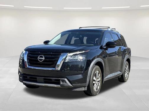 2022 Nissan Pathfinder SL 2WD