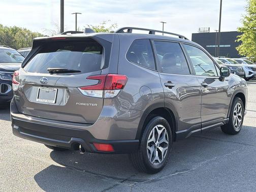 Brilliant Bronze Metallic 2022 Subaru Forester Premium