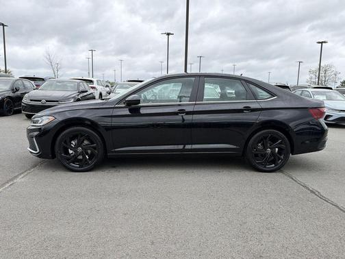 Deep Black Pearl 2026 Volkswagen Jetta 1.4T SE
