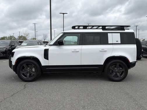 Fuji White 2022 Land Rover Defender 110 X-Dynamic SE