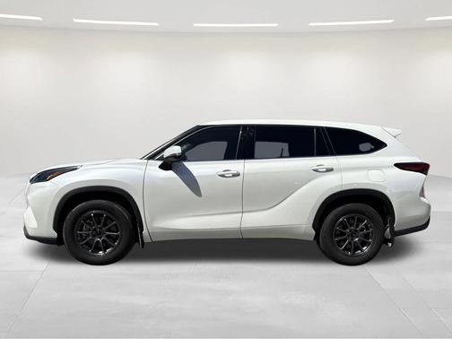2021 Toyota Highlander LE