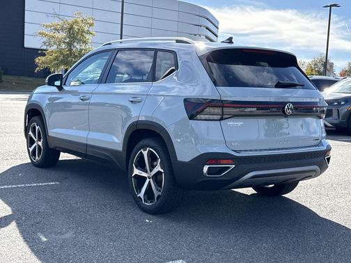 2026 Volkswagen Taos SEL