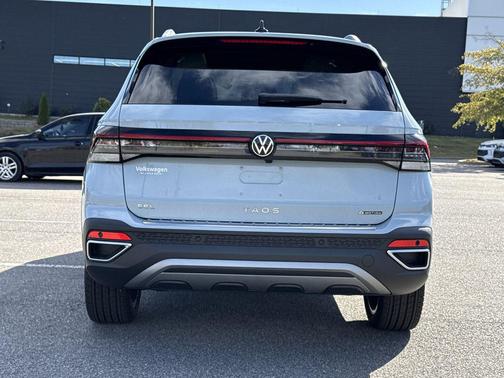 2026 Volkswagen Taos SEL