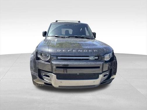 2024 Land Rover Defender 130 P400 Outbound