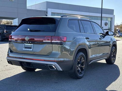 2025 Volkswagen Atlas 2.0T Peak Edition