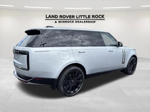 2025 Land Rover Range Rover P400 SE 7 Seat