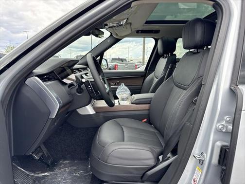 2025 Land Rover Range Rover P400 SE 7 Seat