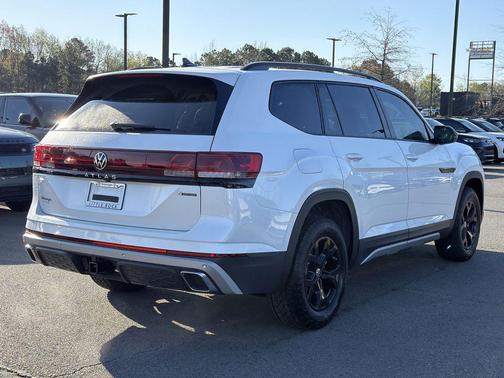 White Pearl 2026 Volkswagen Atlas Peak Edition