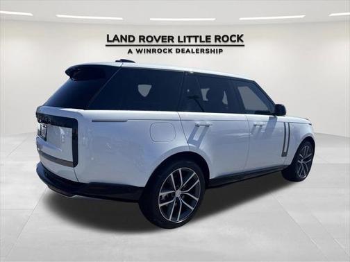 2025 Land Rover Range Rover P550e SE