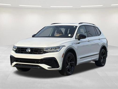 Opal White Pearl 2024 Volkswagen Tiguan 2.0T SE R-Line Black