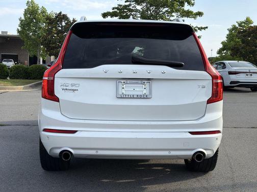 White 2019 Volvo XC90 T5 Momentum