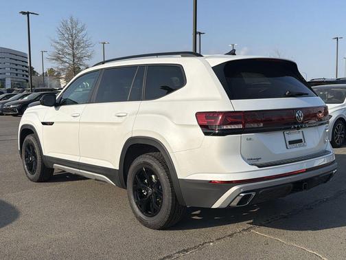 White Pearl 2026 Volkswagen Atlas Peak Edition