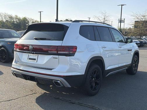 White Pearl 2026 Volkswagen Atlas Peak Edition