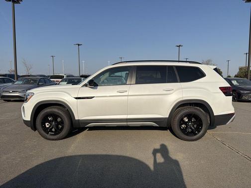 White Pearl 2026 Volkswagen Atlas Peak Edition