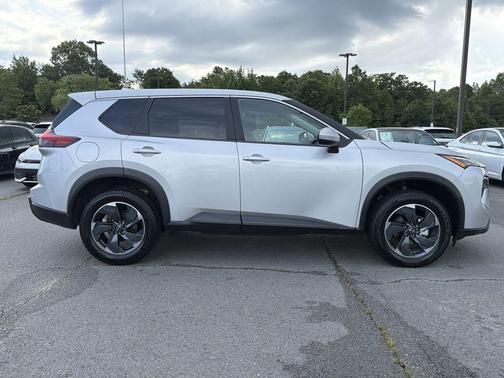 Brilliant Silver Metallic 2024 Nissan Rogue SV