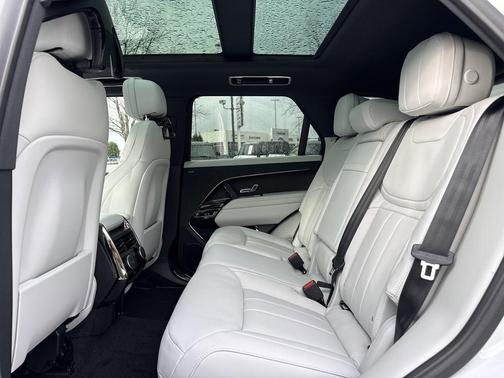 2025 Land Rover Range Rover Sport SE
