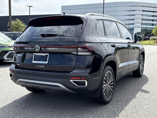 2025 Volkswagen Taos 1.5T SE