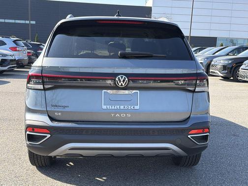 Platinum 2026 Volkswagen Taos SE
