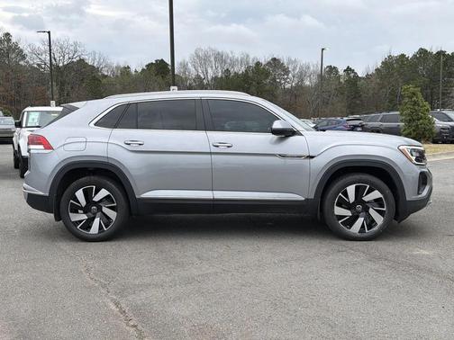2025 Volkswagen Atlas Cross Sport 2.0T SEL