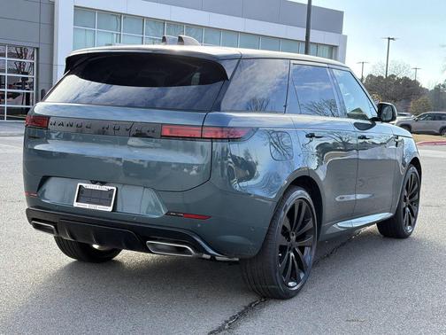2026 Land Rover Range Rover Sport SE
