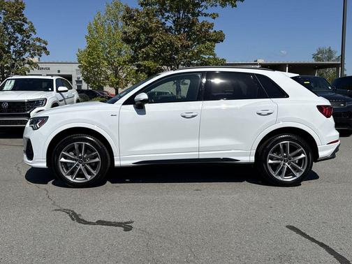 2024 Audi Q3 Premium 45 TFSI S line quattro Tiptronic