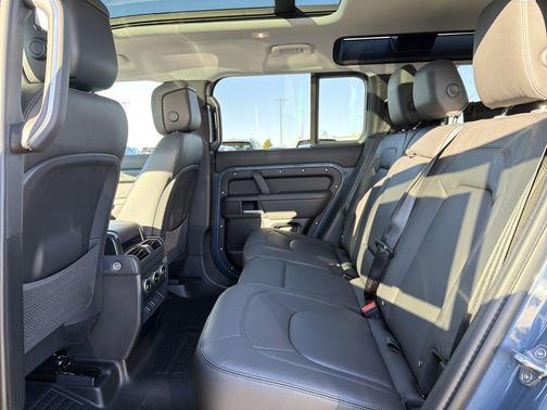 Tasman Blue Metallic 2026 Land Rover Defender P400 X-Dynamic SE