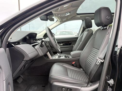 Santorini Black Metallic 2025 Land Rover Discovery Sport S