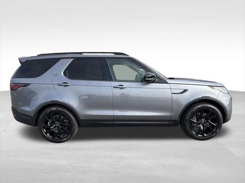 2025 Land Rover Discovery P300 S