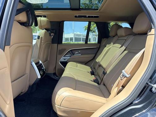 2025 Land Rover Range Rover P530 SE