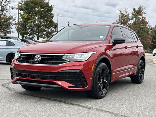 2024 Volkswagen Tiguan 2.0T SE R-Line Black
