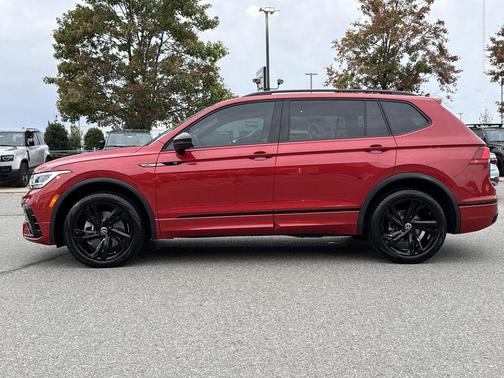 2024 Volkswagen Tiguan 2.0T SE R-Line Black