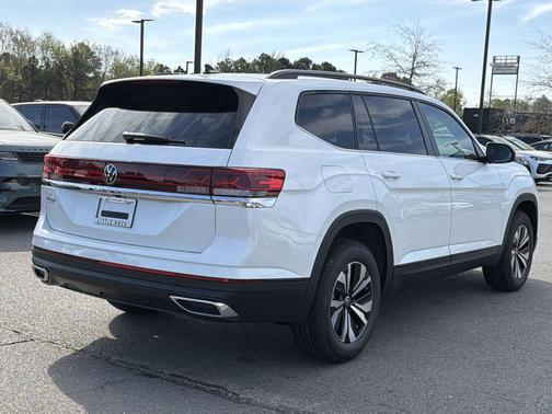 White Pearl 2026 Volkswagen Atlas 2.0T SE