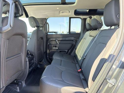 2025 Land Rover Defender 110 P400 S