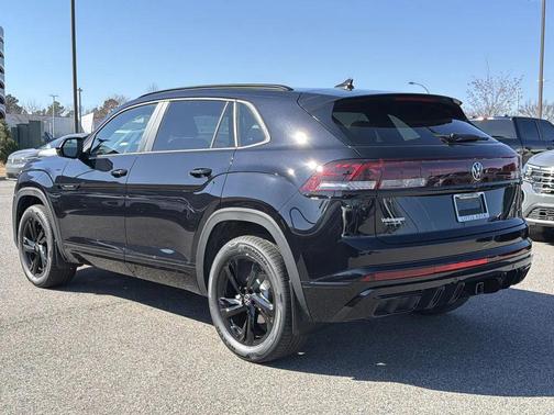 deep black pearl 2026 Volkswagen Atlas Cross Sport 2.0T SEL