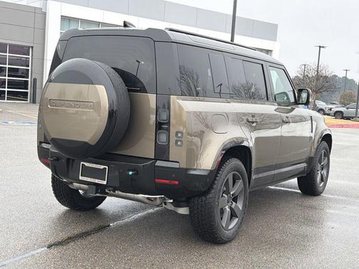 2026 Land Rover Defender P400 X-Dynamic SE