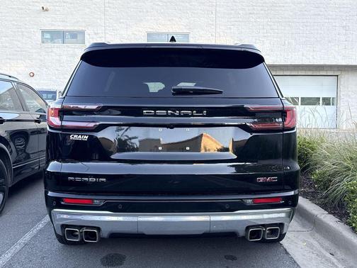 2025 GMC Acadia Denali