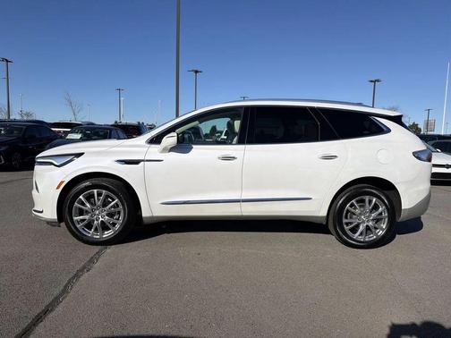 2024 Buick Enclave Essence FWD