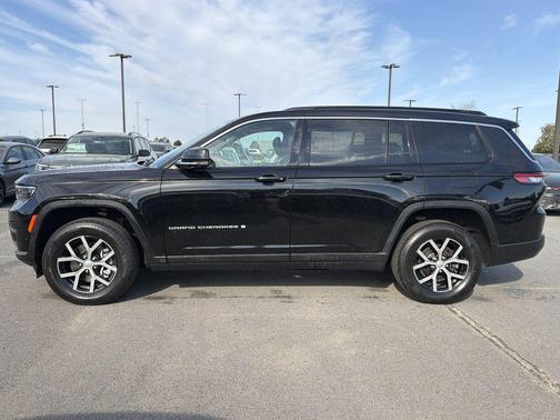 Diamond Black Crystal Pearlcoat 2024 Jeep Grand Cherokee L Limited