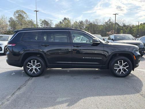 Diamond Black Crystal Pearlcoat 2024 Jeep Grand Cherokee L Limited