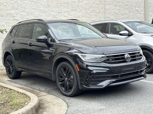 2022 Volkswagen Tiguan 2.0T SE R-Line Black
