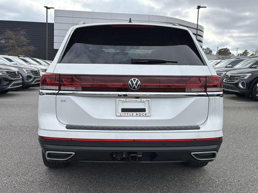 White Pearl 2026 Volkswagen Atlas 2.0T SE w/Technology