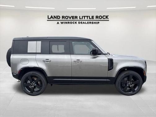 2025 Land Rover Defender 110 V8