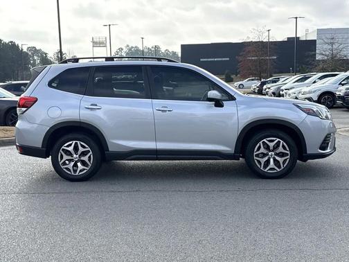 2024 Subaru Forester Premium