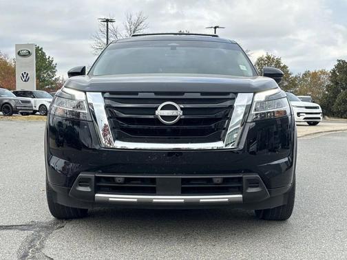 2023 Nissan Pathfinder Platinum FWD